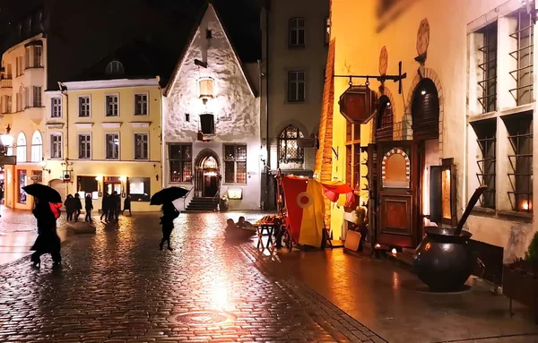 Weihnachtskugel Und Goldenes Konfetti Verschwommen Beleuchtung Licht Schneeflocken Grüße Text — Stockfoto