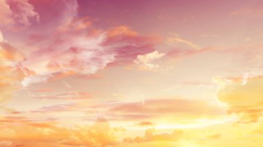 Pembe gökyüzü pofuduk beyaz bulutlar altın rengi günbatımı yaz mevsimi tropikal doğa manzarası 