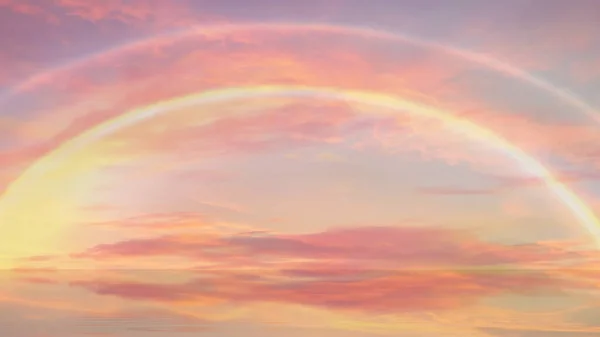 Arco Iris Cielo Rosado Nubes Blancas Esponjosas Atardecer Oro Verano —  Fotos de Stock