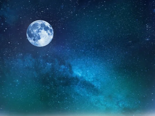 Vollmond Sternenklarer Nacht Bei Sonnenuntergang Meer Blau Rosa Bewölkten Himmel — Stockfoto