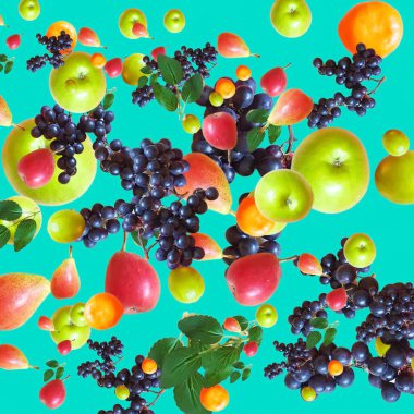 Çeşit çeşit üzüm, elma, armut, yeşil lacivert turuncu, kırmızı, mavi arka planda sağlıklı yiyecekler.