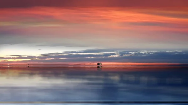 Rosa Gelb Blau Dramatischer Sonnenuntergang Blau Meer Wasser Welle Mond — Stockfoto