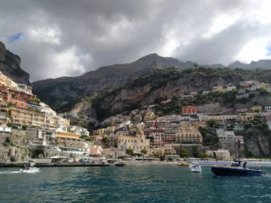Napoli, İtalya 'da Positano kıyıları