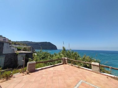 Cava dell 'isola Sahili, Ischia Adası, İtalya