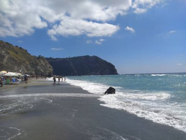 Ischia, Napoli 'deki Cava dell' isola plajı.