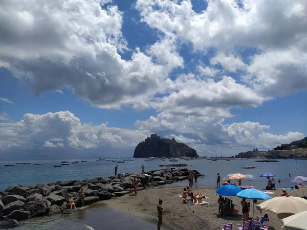 Napoli Nin Ischia Adasındaki Balıkçı Plajı — Stok fotoğraf