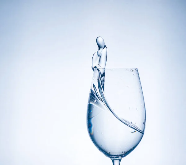 Vatten Ett Glas Form Ett Glas Stänk Vatten Vacker Stänk — Stockfoto