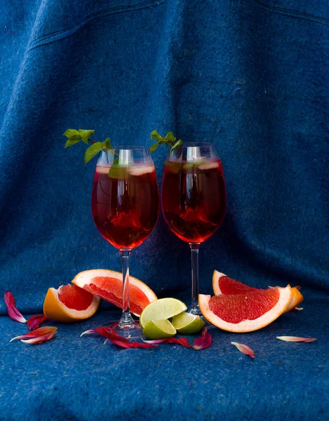 Aperol Cocktail Massor Frukt Massor Champagne Bra Smak Och Vacker — Stockfoto