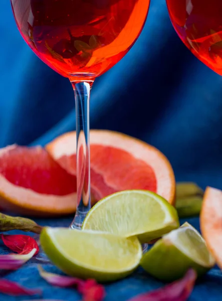 Aperol Cocktail Lots Fruits Lots Champagne Great Taste Beautiful View — Stock Photo, Image