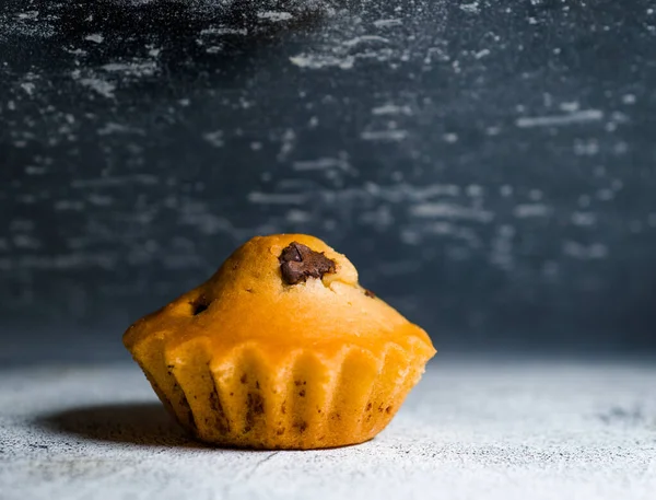 Deliciosos Cupcakes Ligeros Primer Plano Sin Azúcar Sobre Fondo Oscuro — Foto de Stock