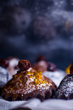 Mandalina ve çikolata parçalı çikolatalı kek