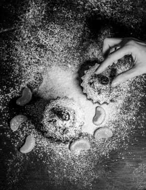 Mandalina ve çikolata parçalı çikolatalı kek