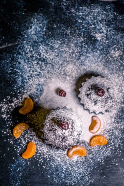 Mandalina ve çikolata parçalı çikolatalı kek