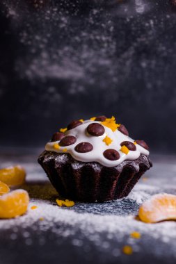 Çikolatalı ve mandalinalı nefis bir jöleli mini kek çikolatası.