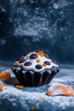 Çikolatalı ve mandalinalı nefis bir jöleli mini kek çikolatası.