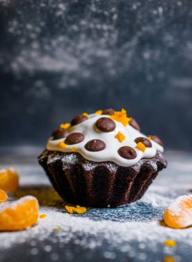 Çikolatalı ve mandalinalı nefis bir jöleli mini kek çikolatası.