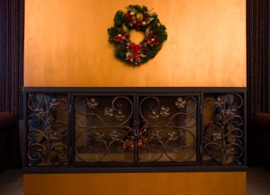 Lokantada iç mekanı olmayan bir masa.