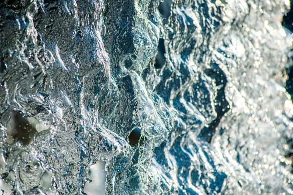 Fallendes Wasser Wellen Schimmert Der Sonne Stockfoto