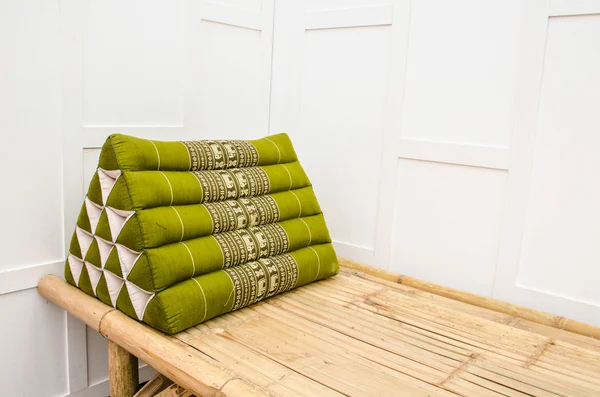 Üçgen yastık bir gelenek yerli Tay tarzında yastığına çöp