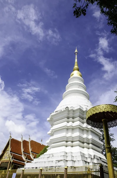 Pagoda en templo Tailandia —  Fotos de Stock