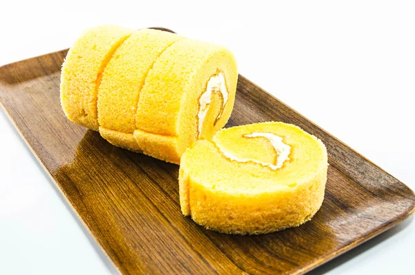 Orange cake ditempatkan di atas baki kayu . — Stok Foto