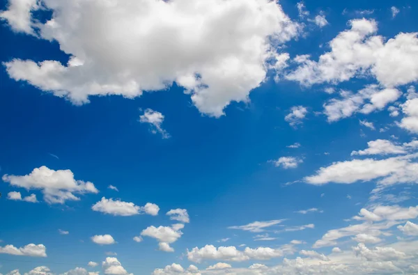 Taivas pilvellä — kuvapankkivalokuva