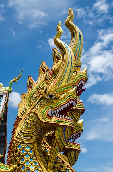 Naga stutue i thailand — Stockfoto