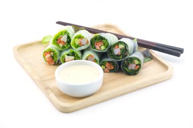 Bahar rulo ve salata