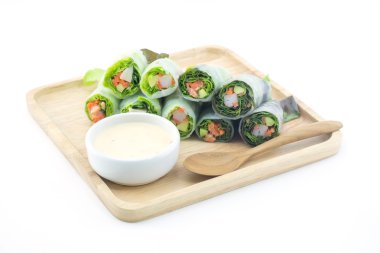 Bahar rulo ve salata