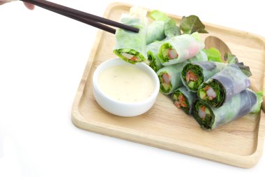 Bahar rulo ve salata