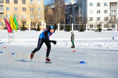 Rusya, Volgodonsk - 18 Ocak 2015: Buzda paten sürmek için antrenman.