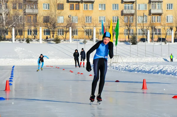 Russia Volgodonsk January 2015 Skating Training Riding Skates Ice — Stock Photo, Image