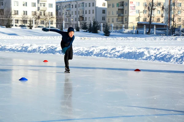 Russia Volgodonsk January 2015 Skating Training Riding Skates Ice — Stock Photo, Image