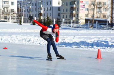 Rusya, Volgodonsk - 18 Ocak 2015: Buzda paten sürmek için antrenman.