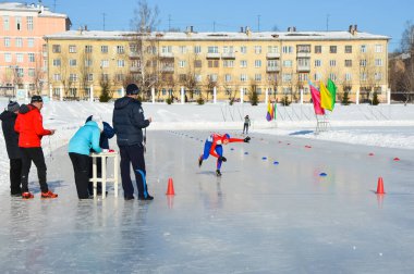 Rusya, Volgodonsk - 18 Ocak 2015: Buzda paten sürmek için antrenman.