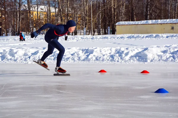 Russia Volgodonsk January 2015 Skating Training Riding Skates Ice — Stock Photo, Image