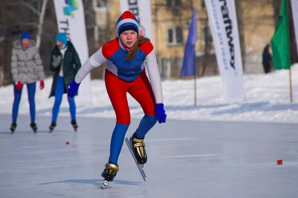 Rusko Volgodonsk Ledna 2015 Bruslení Školení Pro Jízdu Bruslích Ledě — Stock fotografie