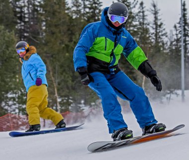 Rusya, Volgodonsk - 18 Ocak 2015: Kayak eğitimi. Kış sporu
