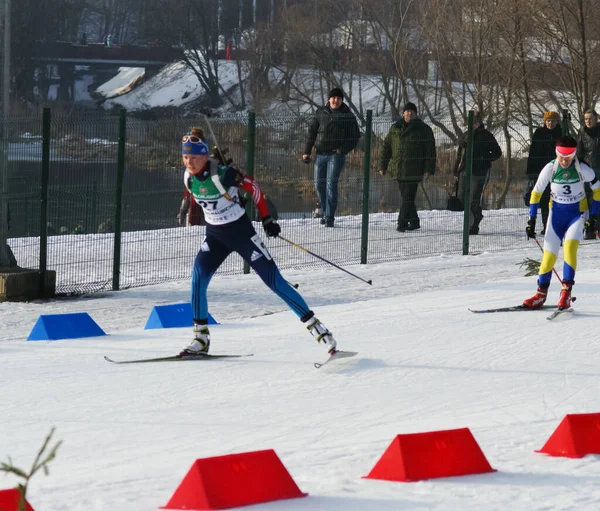 Rusia Volgodonsk Enero 2015 Esquioentrenamiento Esquís Deportes Invierno —  Fotos de Stock