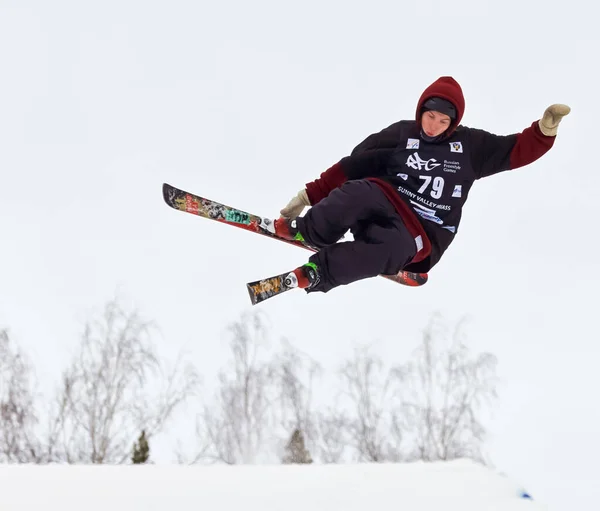 Rosja Wołgodonsk Stycznia 2015 Narciarstwotrening Jazdy Nartach Sporty Zimowe — Zdjęcie stockowe