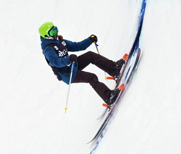 Rússia Volgodonsk Janeiro 2015 Esqui Passeio Treinamento Esquis Desporto Inverno — Fotografia de Stock