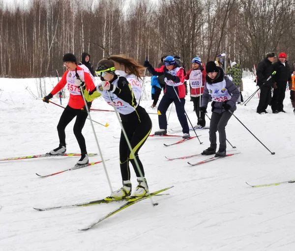 Rusko Volgodonsk Ledna 2015 Tréninková Jízda Lyžích Zimní Sport — Stock fotografie