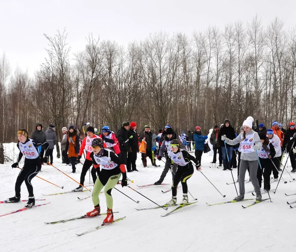 Rusko Volgodonsk Ledna 2015 Tréninková Jízda Lyžích Zimní Sport — Stock fotografie