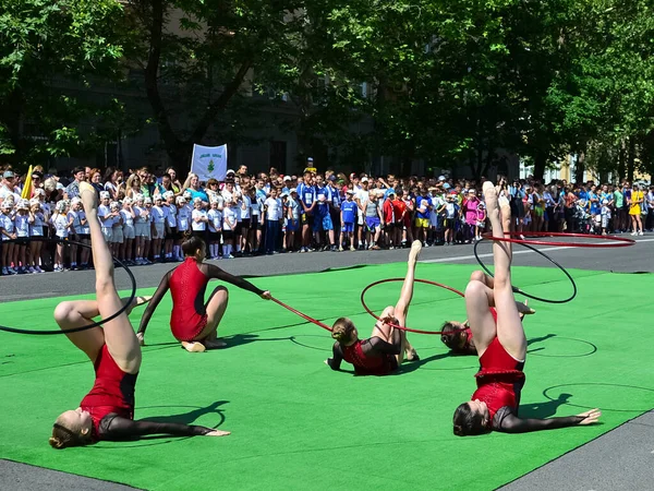 2015 Russia Volgodonsk June Girls Gymnasts Demonstrations — 스톡 사진