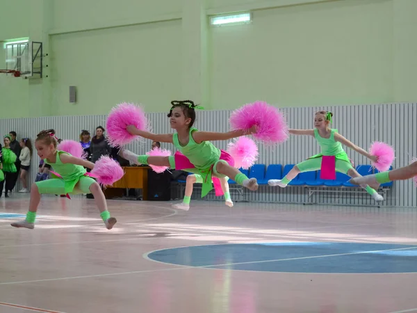 Russia Volgodonsk June 2015 Girls Gymnasts Demonstrations — Stock Photo, Image