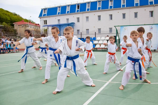 Ryssland Volgodonsk Juni 2015 Karate Training Kids Karate Klubbar — Stockfoto