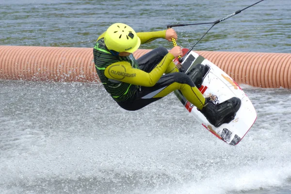 Russland Wolgodonsk Juni 2015 Wasser Snowboard Der Sportler Mit Snowboard — Stockfoto