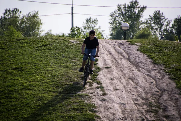 Russia Volgodonsk June 2015 Bicycle Riding Cycling Sport Accessible All — Stock Photo, Image