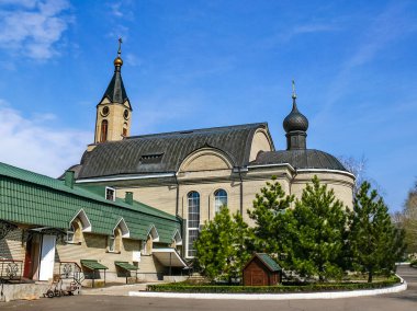 Kutsal Varsayım Manastırı. Kutsal Koğuş Manastırı. Manastırın ve yakınındaki bölgenin görünüşü..
