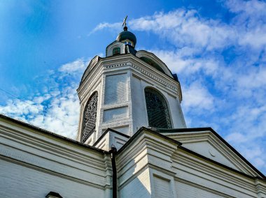 Kutsal Varsayım Manastırı. Kutsal Koğuş Manastırı. Manastırın ve yakınındaki bölgenin görünüşü..